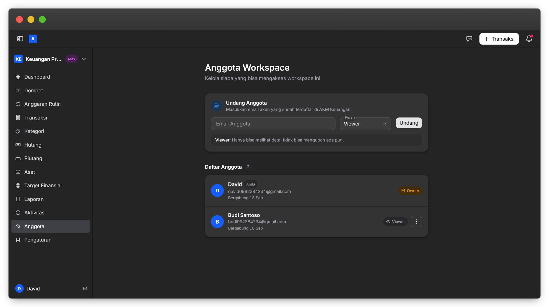 Halaman anggota workspace: form undangan lewat email berikut pilihan peran, dan daftar anggota dengan peran owner serta viewer